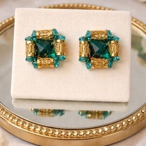 Vintage Elegant Gold and Green Earrings clip ons